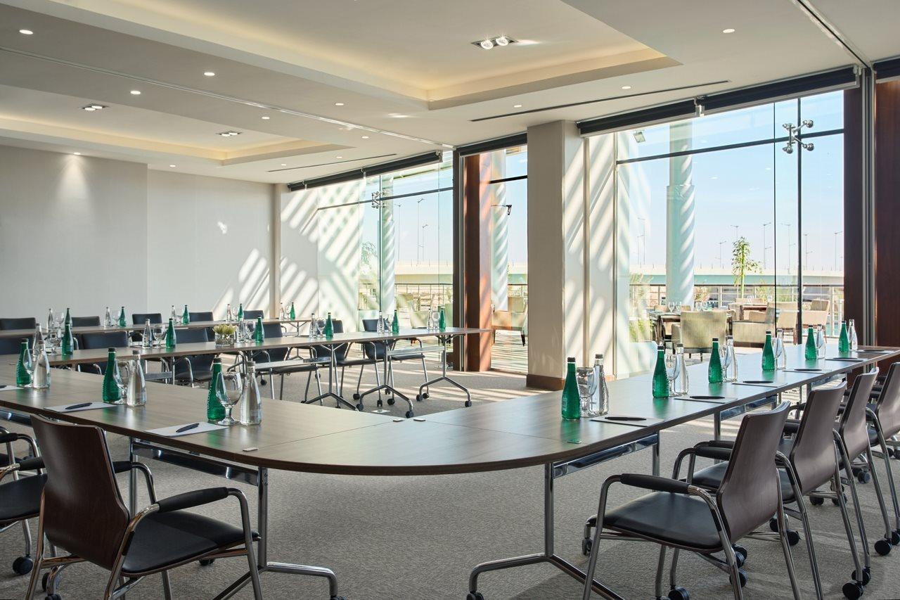 Bay La Sun Hotel And Marina - Emaar King Abdullah Economic City Екстер'єр фото Meeting room