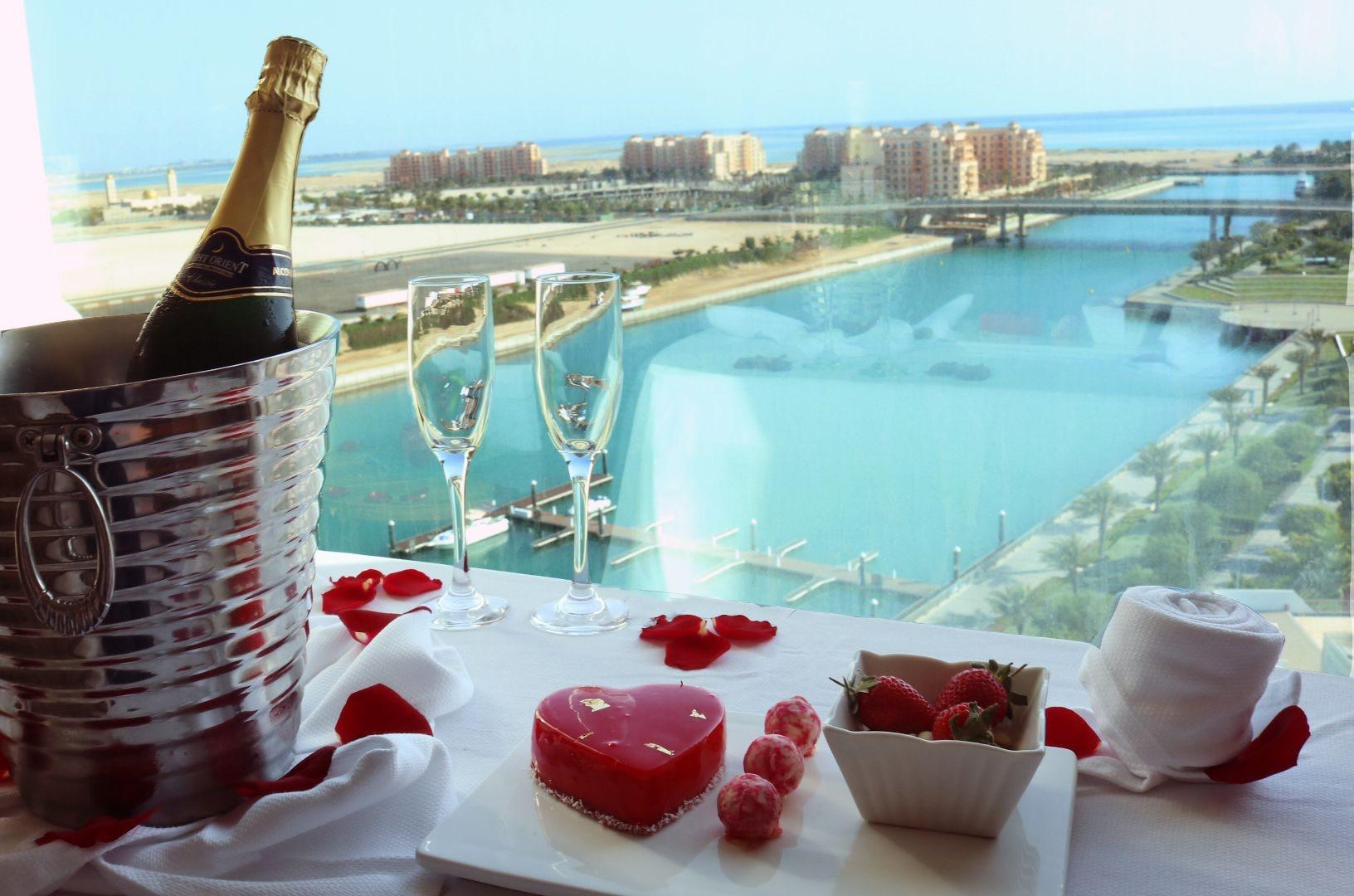 Bay La Sun Hotel And Marina - Emaar King Abdullah Economic City Екстер'єр фото View of the lagoon