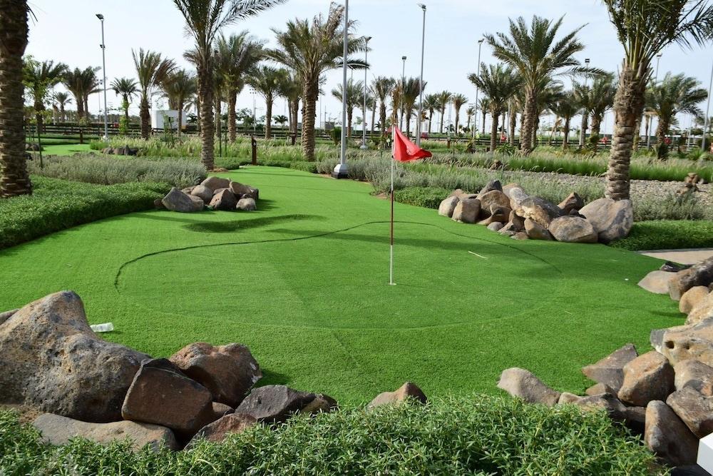 Bay La Sun Hotel And Marina - Emaar King Abdullah Economic City Екстер'єр фото Golf course at Al Forsan National Club