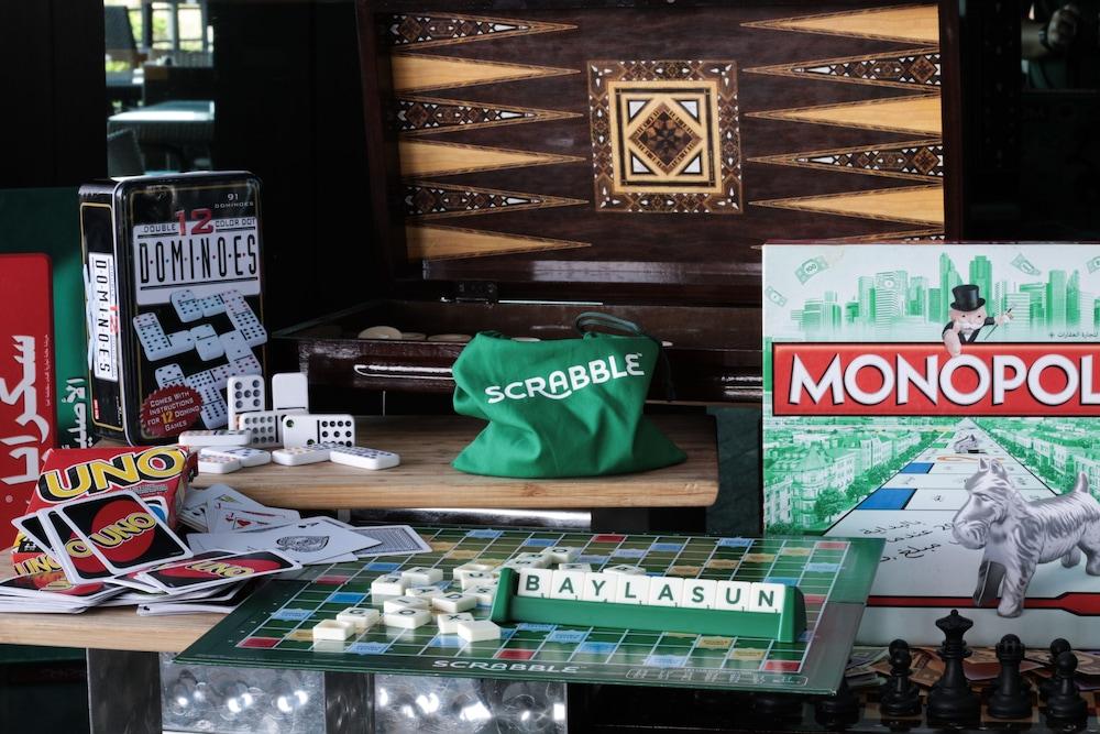 Bay La Sun Hotel And Marina - Emaar King Abdullah Economic City Екстер'єр фото A selection of board games