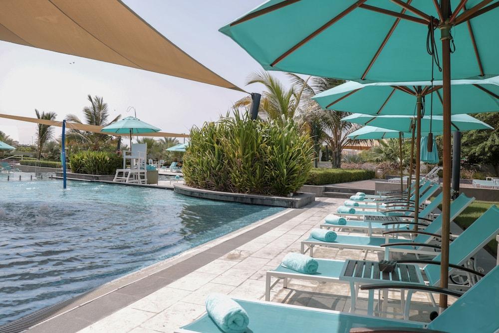 Bay La Sun Hotel And Marina - Emaar King Abdullah Economic City Екстер'єр фото The swimming pool at the resort