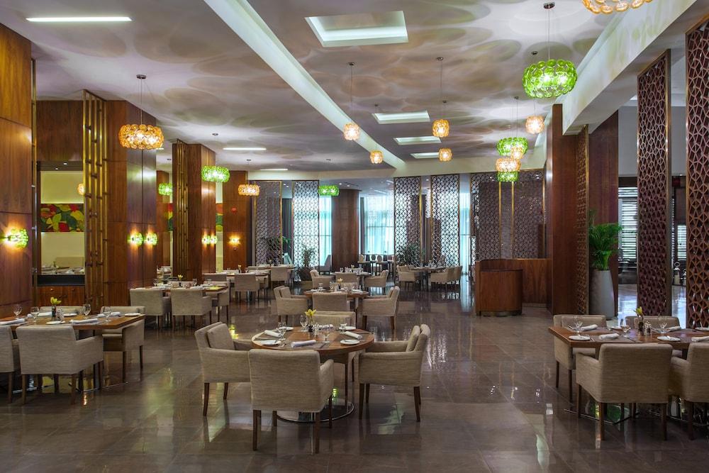Bay La Sun Hotel And Marina - Emaar King Abdullah Economic City Екстер'єр фото The restaurant
