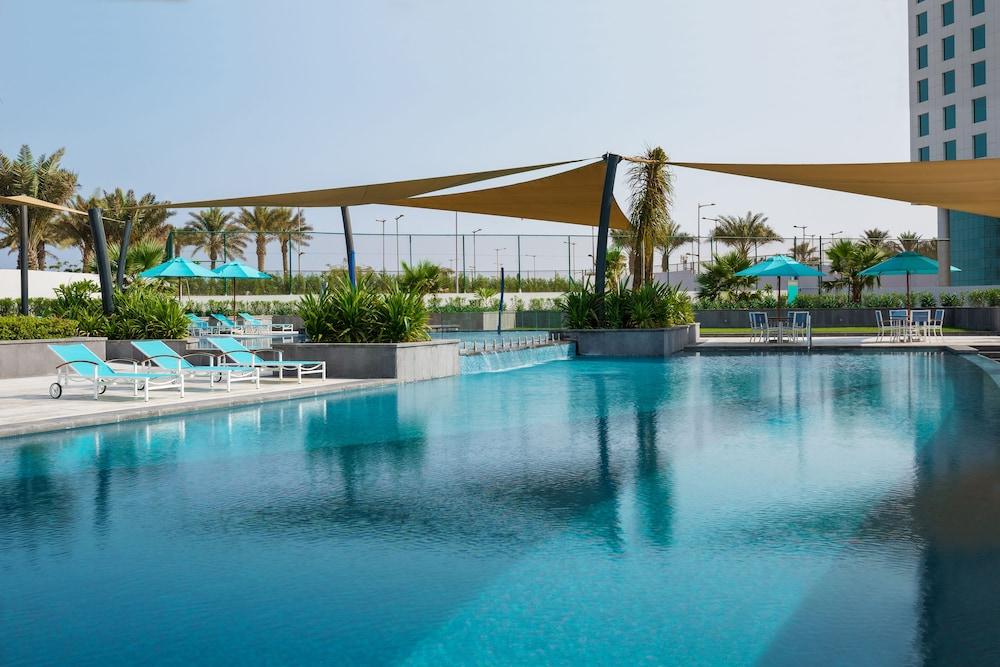 Bay La Sun Hotel And Marina - Emaar King Abdullah Economic City Екстер'єр фото The swimming pool at the hotel