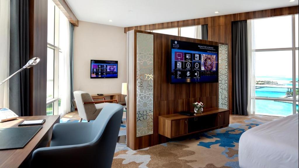 Bay La Sun Hotel And Marina - Emaar King Abdullah Economic City Екстер'єр фото A suite at the Atlantis Paradise Island